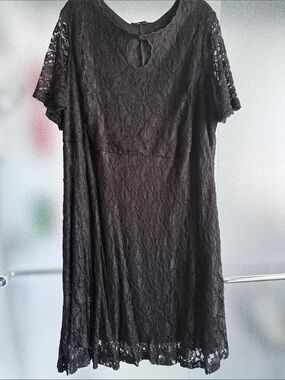 Black Lace Short Sleeve Keyhole Dress - Women